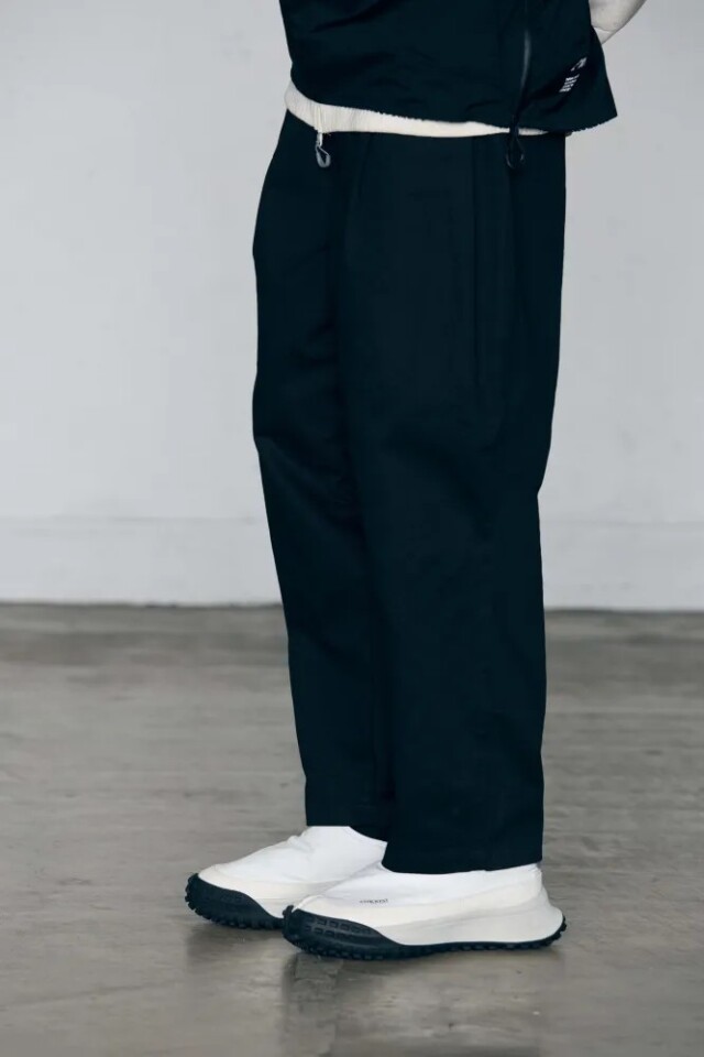 CMF OUTDOOR GARMENT "W TUCK PANTS" BLACK