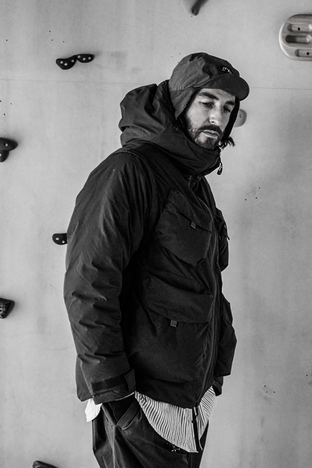 CMF OUTDOOR GARMENT "LOTUS DOWN L7" BLACK