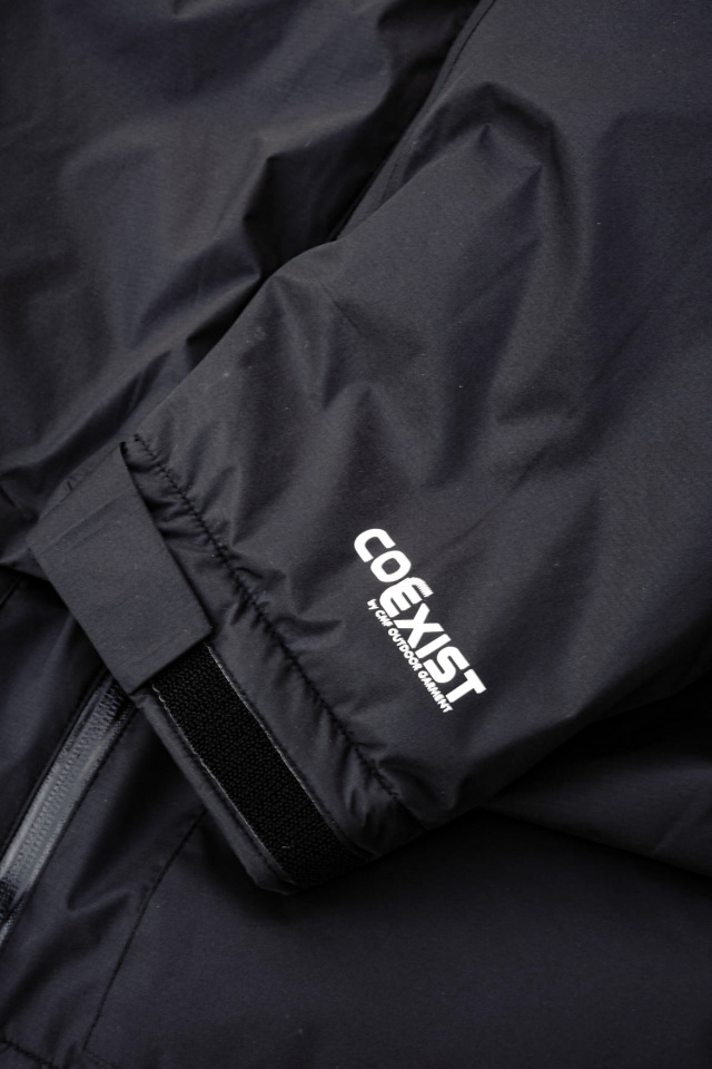 CMF OUTDOOR GARMENT "GUIDE DOWN COEXIST L7" BLACK