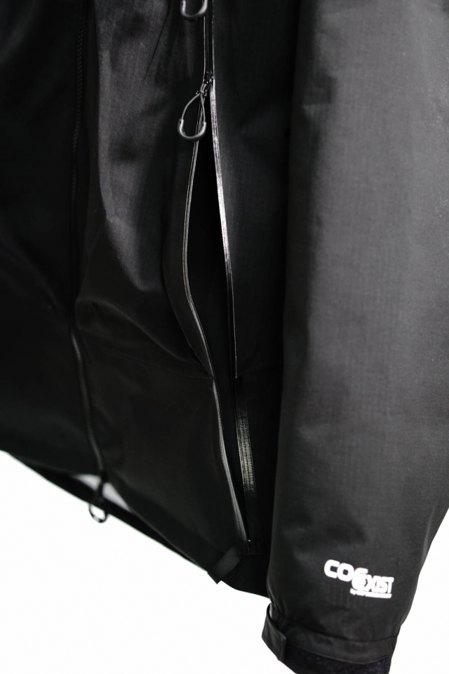 CMF OUTDOOR GARMENT "AR DOWN COEXIST L7" BLACK