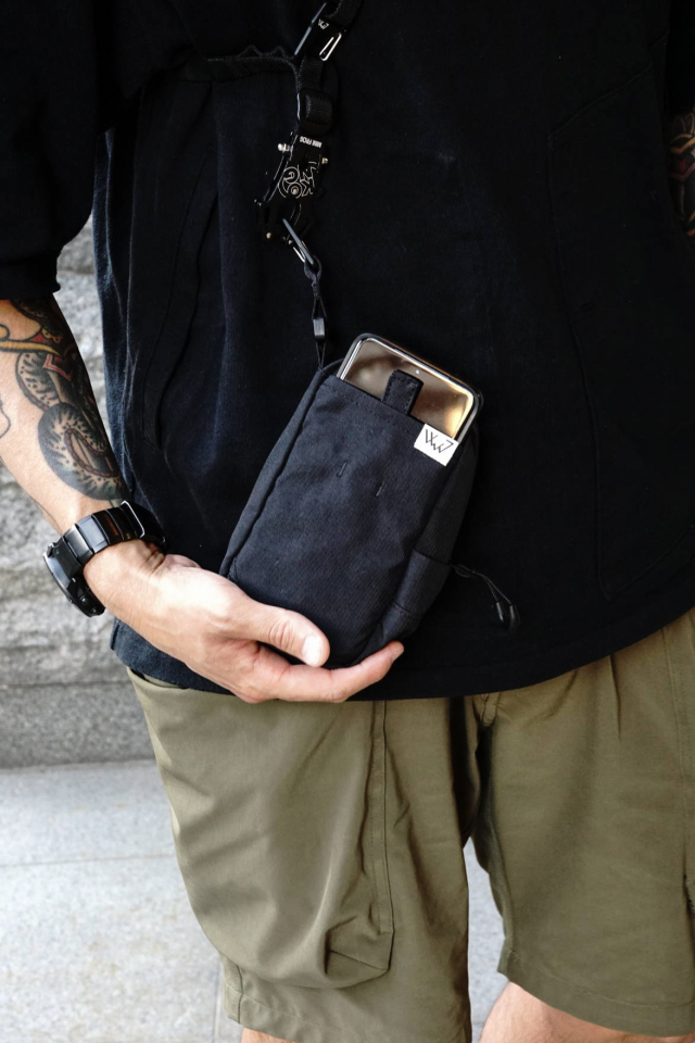 CMF OUTDOOR GARMENT "SMART PHONE PORCH" BLACK
