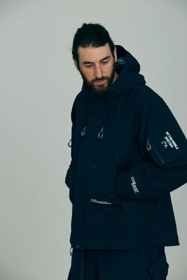 CMF OUTDOOR GARMENT "LEVEL 6 COEXIST" BLACK