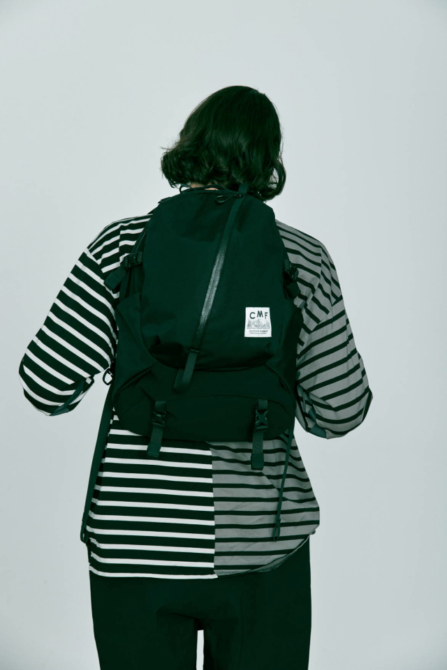 CMF OUTDOOR GARMENT "WEEKENDERZ 20 SMOOTH NYLON" BLACK