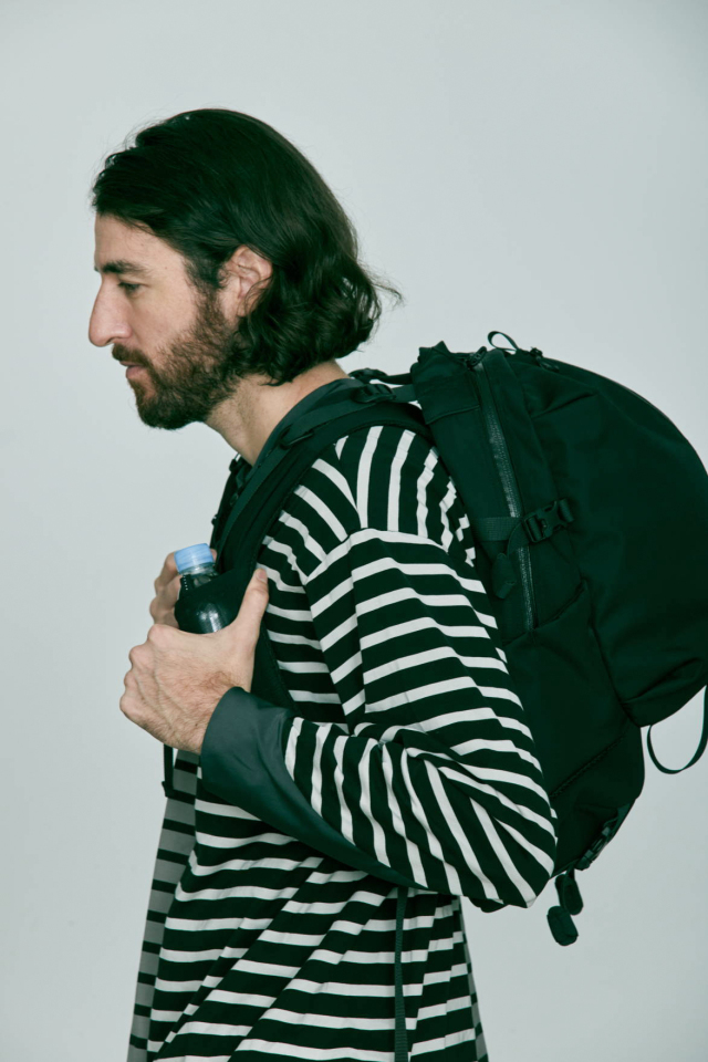 CMF OUTDOOR GARMENT "WEEKENDERZ 20 SMOOTH NYLON" BLACK