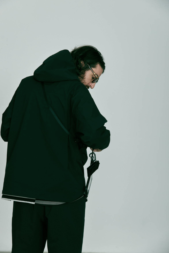 CMF OUTDOOR GARMENT "WEIRD SHELL COEXIST" BLACK