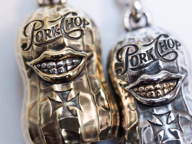 PORKCHOP GARAGE SUPPLY X Peanuts&Co "Peanuts Pork Gardian Bell" Silver