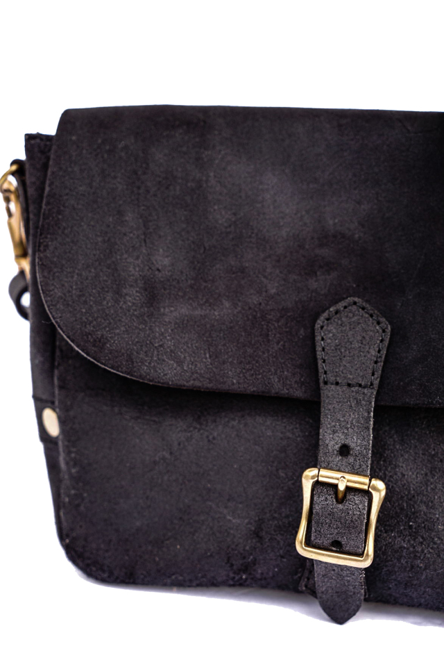 VASCO "LEATHER POSTMAN SHOULDER BAG -SMALL" ROUGH OUT