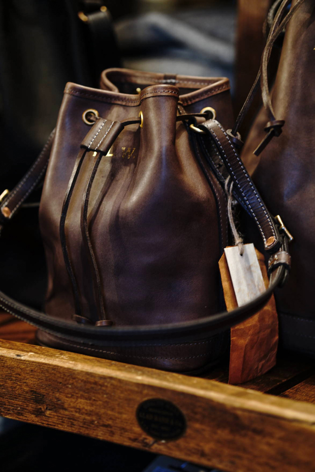 VASCO "LEATHER WANDER PURSE BAG - SMALL【B.L.W.】"