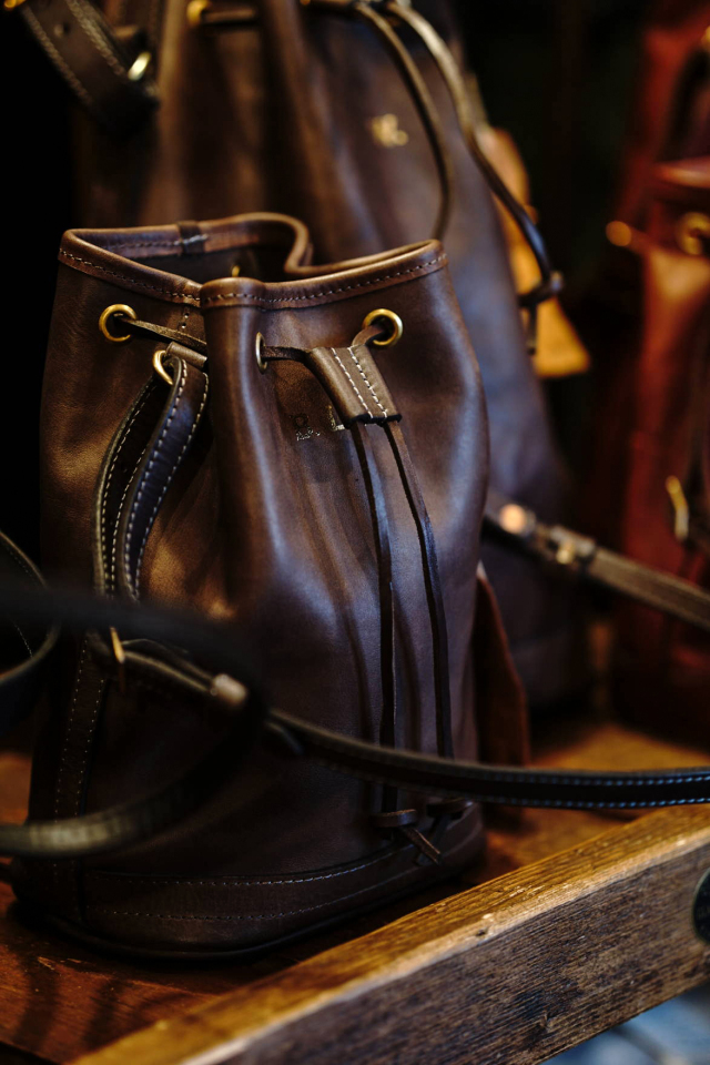 VASCO "LEATHER WANDER PURSE BAG - SMALL【B.L.W.】"