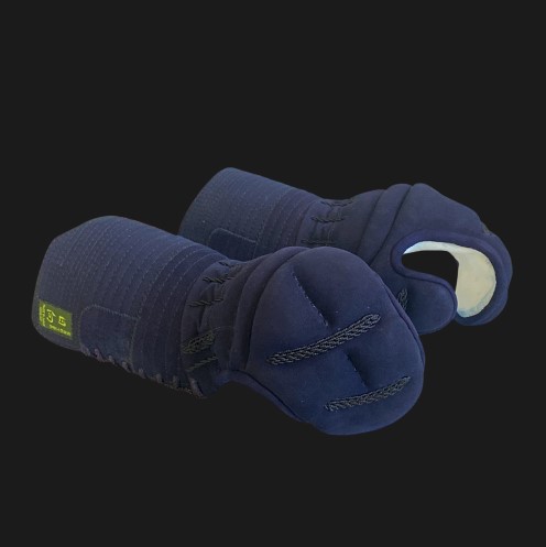 【日本剣道具製作所】日向-HIMUKA- 甲手（紺鹿革仕立）