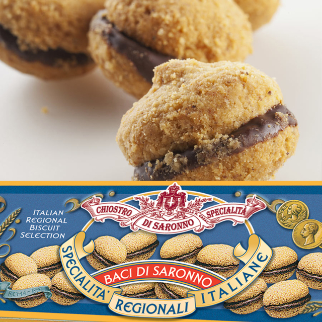 アーモンドプードルで焼いたクッキーで チョコレートをサンドし サクサクとした食感が特徴的で形状がキスマークのようなお菓子です