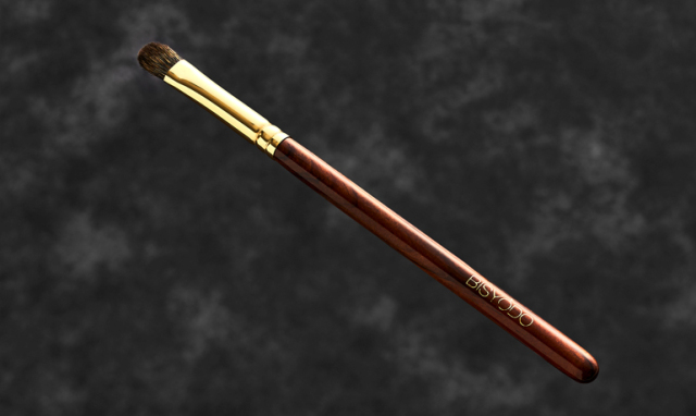 ウエダ美粧堂 アイシャドーブラシ（マルチ）毛材松リス/タヌキ