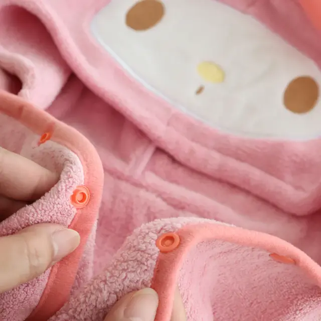 【出産祝い おくるみ】サンリオ フード付バスポンチョ