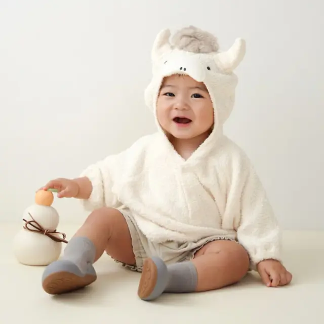 モクモフ（mocmof） なりきり干支ケープ2026 午