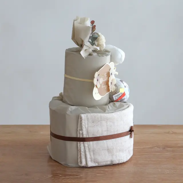 出産祝い】スヌーピー（snoopy）にぎにぎラトルおむつケーキ