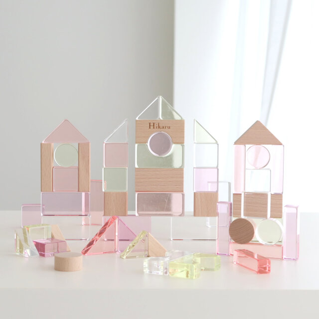 【極美品】ベルビーアンファン　アクリル積み木　26ピース　出産祝い　誕生祝い Amazon | Lumiere Cubes アクリル積み木 26ピース(日本製