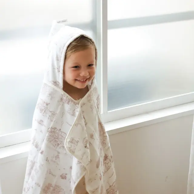 BABYL VIPパス&タオル WORLD TOUR 2016 EU ベルビーアンファン トワル・ド・ジュイ フード付き ガーゼ バスタオル