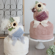 女の子 出産祝いのおむつケーキ