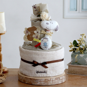 【出産祝い】スヌーピー（snoopy）にぎにぎラトルおむつケーキ