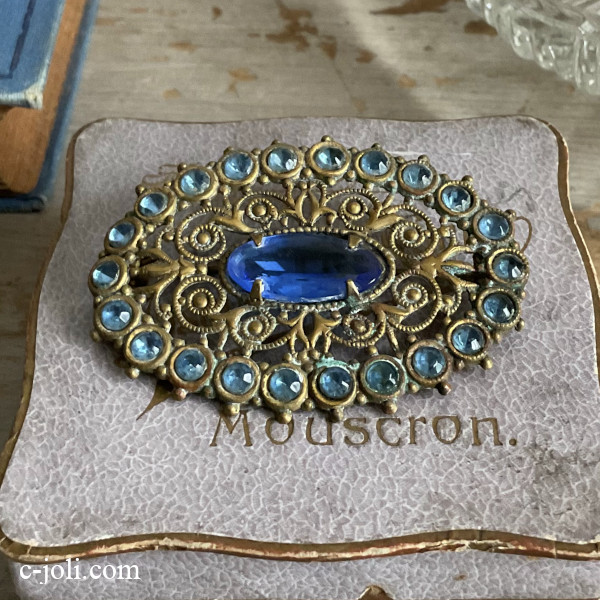 【日本発送】A-166　フランスアンティークブローチ　フィリグリー＆ガラスブローチ