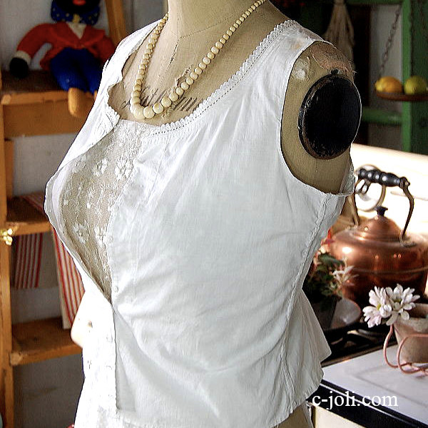 【日本発送】B-011　フランスアンティークリネンキャミソールトップ　手刺繍クロスステッチイニシャル
