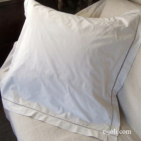 【日本発送】B-735　フランスアンティークコットンクッションカバー/クッションケース　手刺繍モノグラムコットン 68x71cm