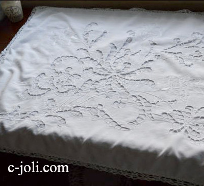【日本発送】B-954　フランスアンティークコットンピローケース　カットワーク手刺繍コットン