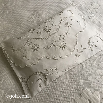 【パリ発送】B1536 フランスアンティークリネンランジェリーケース/ナイトドレスケース　カットワーク手刺繍リネン 40.5x26.5cm