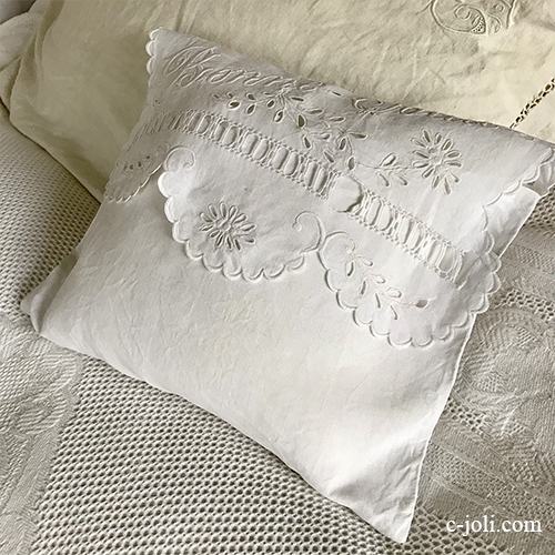 B1584 フランスアンティークリネンランジェリーケース/ナイトドレスケース　カットワーク手刺繍リネン 37x27cm