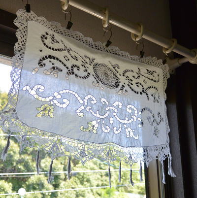 【日本発送】C-803　フランスアンティークリネンスモールカーテン　カットワーク手刺繍リネン＆クロシェレース