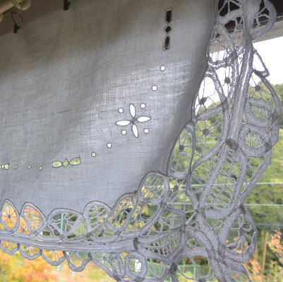 【日本発送】C-837　フランスアンティークリネンカーテン/カフェカーテン　カットワーク手刺繍リネン＆バテンレースカーテン 1m25