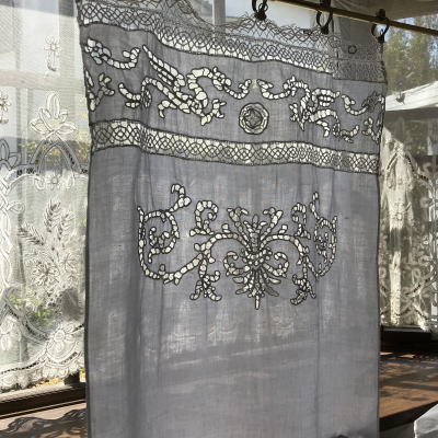 C1008 フランスアンティークリネンスモールカーテン　カーテンリング付カットワーク手刺繍リネン＆ボビンレースカーテン 53x88cm