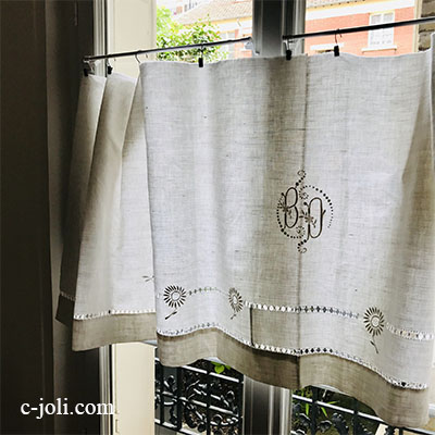 【パリ発送】C1094 フランスアンティークハーフリネンカーテン/カフェカーテンBD　手刺繍モノグラム綿麻クロス 208x70cm