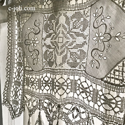 【パリ発送】C1104 フランスアンティークレース＆リネンスモールカーテン　カットワーク手刺繍リネン＆ボビンレース＆フィレレース 48x44cm