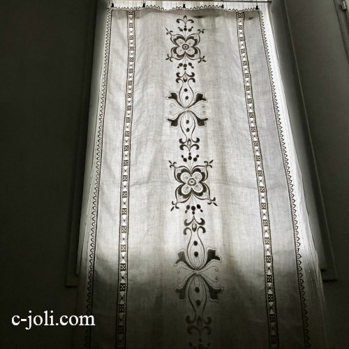 【パリ発送】C1180 フランスアンティークリネンロングカーテン　手刺繍リネン＆クロシェレースカーテン 1m60
