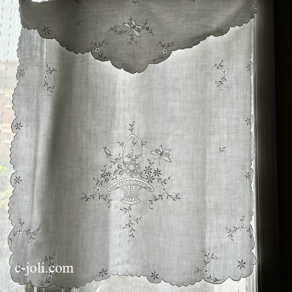 【パリ発送】C1195 フランスアンティークリネンカーテン/ドアカーテン　カットワーク手刺繍リネン 64x73cm
