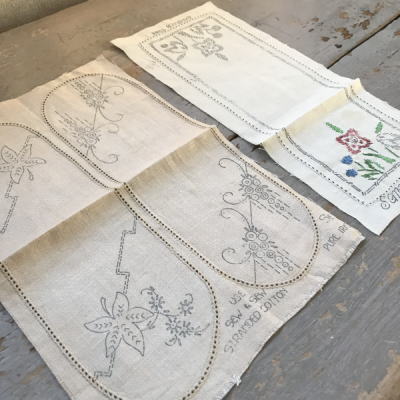 【日本発送】E-093　イギリスアンティークリネン　刺繍パターン2枚　サンドイッチトレー