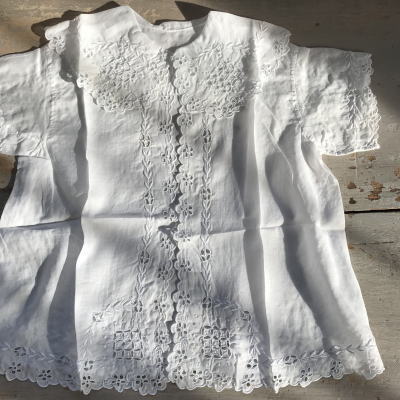 E-463  フランスアンティークベビードレス/ジャケット　カットワーク手刺繍綿ローン 40cm