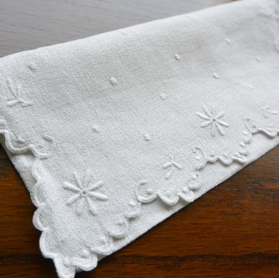 【日本発送】E-628　フランスアンティークリネンテーブルナプキンケース　手刺繍リネン