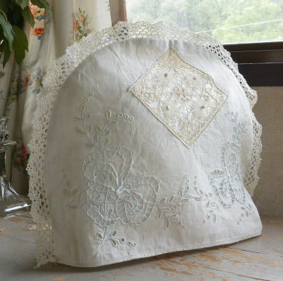 E-763　フランスアンティークリネン＆レースティーコージー/ティーコゼ　カットワーク手刺繍リネン＆ボビンレース 38x29cm