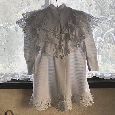 E-942 フランスアンティークベビーコート/ベビーケープ/ベビー服　カットワーク手刺繍＆コットンピケ 58cm