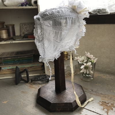 E-953 フランスアンティークドール/ベビーハット/ボネ　綿ローン＆レース＆シルク