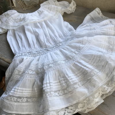 E 960 フランスアンティークベビードレス ドールドレス 手刺繍リネンローン レース 51cm