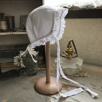 E-963 フランスアンティークドールハット/ベビーハット/ボネ　コットンピケ＆レース