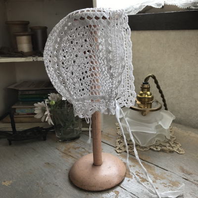 E-965 フランスアンティークドールハット/ベビーハット/ボネ　リネンクロシェレース