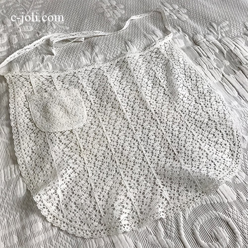 【パリ発送】E1037 フランスアンティークエプロン/タブリエ　コットンマシーンレース 34cm