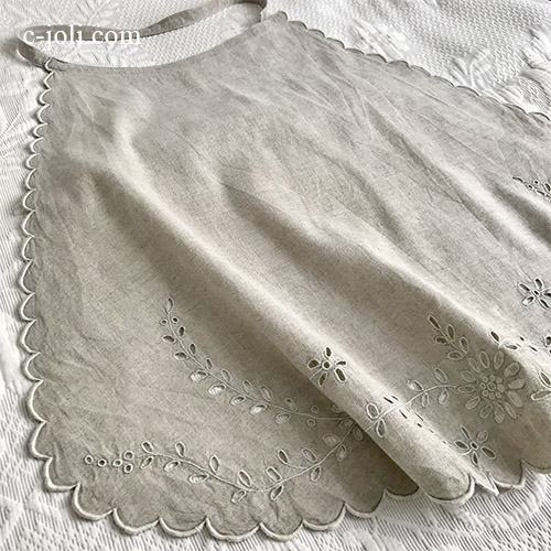 【パリ発送】E1039 フランスアンティークエプロン/タブリエ　カットワーク手刺繍リネン 60cm