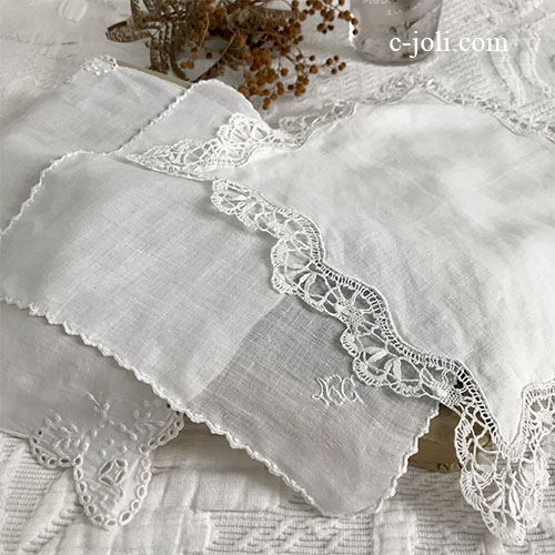 【パリ発送】E1043 フランスアンティークレース＆刺繍＆ボビンレースハンカチ　コットン＆手刺繍/リネン＆ボビンレースハンカチ ３枚