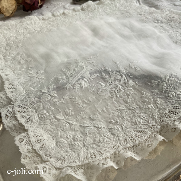 パリ発送】E1201 フランスアンティークレースハンカチ 19世紀ホワイト