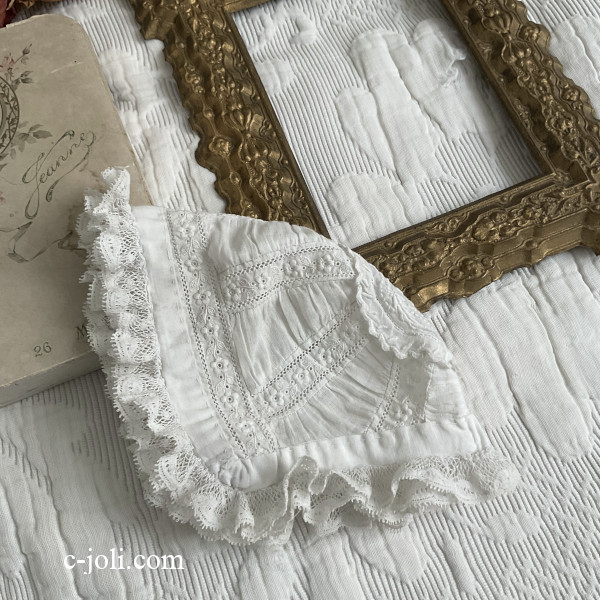 【パリ発送】E1204 フランスアンティークベビーハット/ベビー帽子/ベビーボネ　ホワイトワーク手刺繍＆綿ローン＆レース